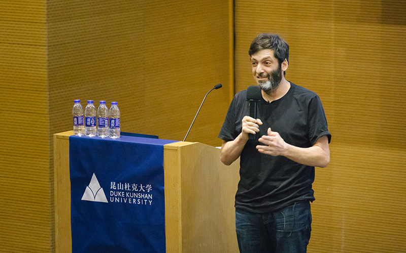 Daniel Ariely: How to fight temptation and build a better world 2 ariely 1