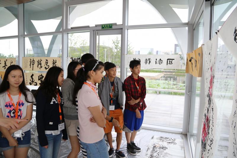 书画名家走进昆山杜克 妙笔丹青吸引中外师生 2 IMG 9900