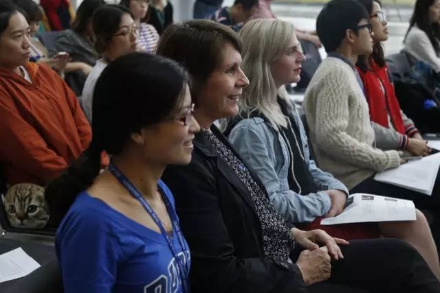 昆曲艺术家献艺昆山杜克 经典折子戏打动中外观众 6 2016 06 07 7