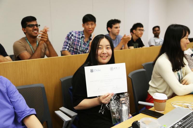杜克大学-清华大学机器学习暑期夏令营在昆山杜克举办 8 student awarded certificate 2 2