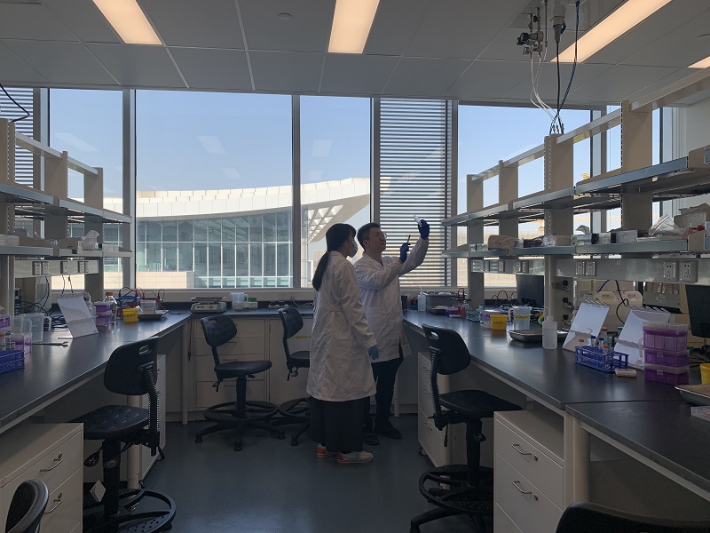 Research brings DKU professor to the edge of medical breakthrough 2 huang picb 800