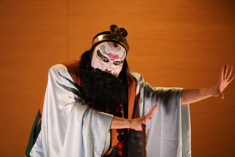 Kunqu troupe plays to packed DKU auditorium 4 kunqu troupe plays to packed dku auditorium kun