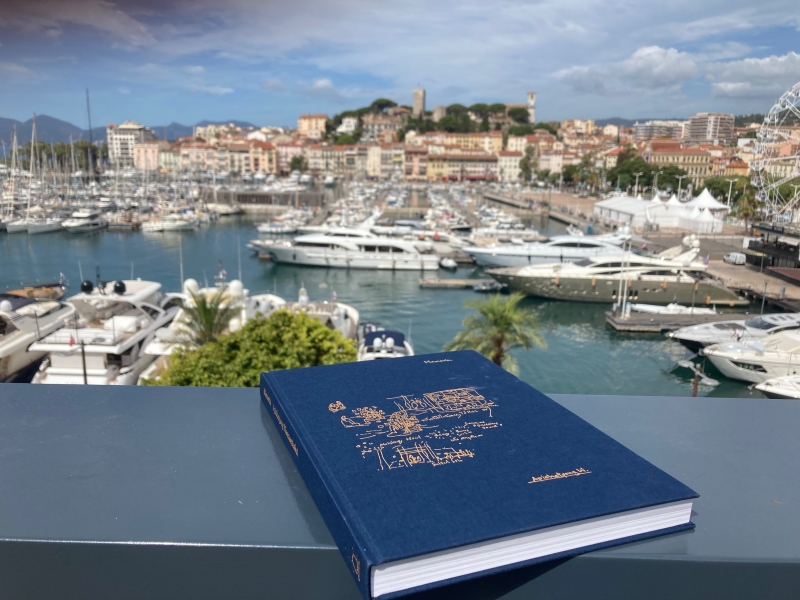 昆山杜克学者参与记录戛纳获奖电影《记忆》背后的故事 1 The movie and art book both made their debuts at the Cannes Film Festival on July 15, 2021.